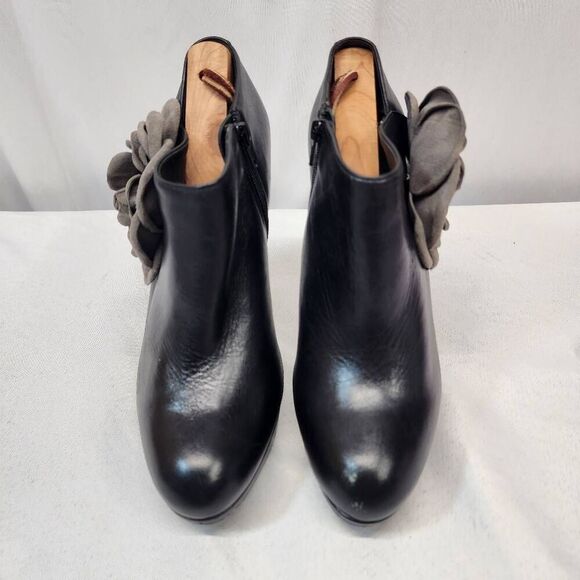 Kelsi Dagger Size 8 Rosabella Platform Ankle Booties w/Suede Gray Roses Leather - Picture 8 of 15